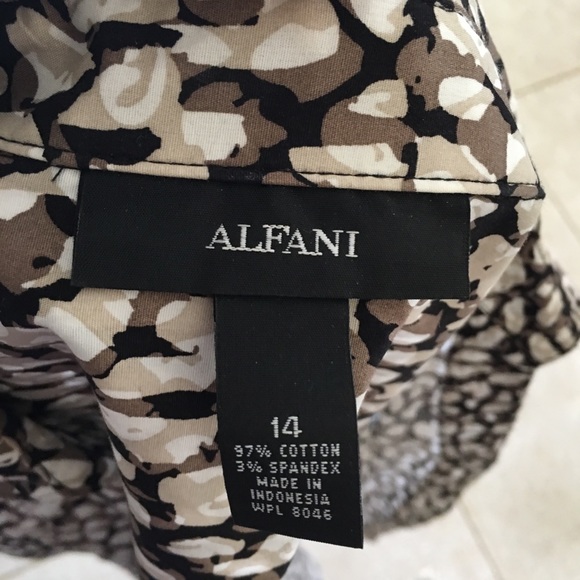 Beautiful Leopard Button Down Blouse Plaque Sleeve - Picture 3 of 5